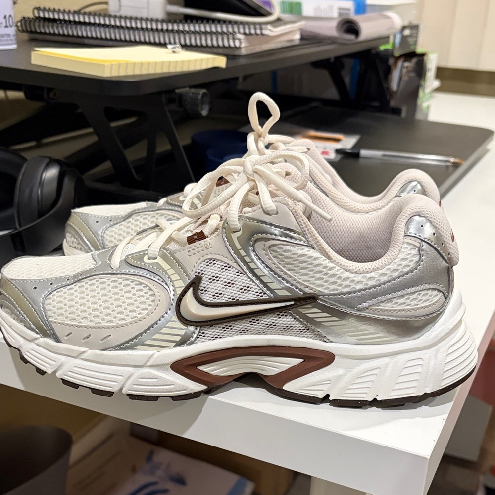 Nike womens V5 RNR